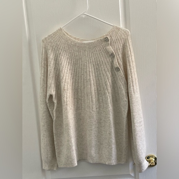 LOFT Sweaters - Loft sweater with 3 rhinestone button detail